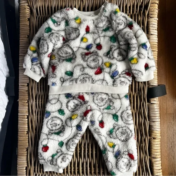 Disney Baby Fleece Winnie the Pooh Christmas 2 Piece Set - Picture 1 of 3